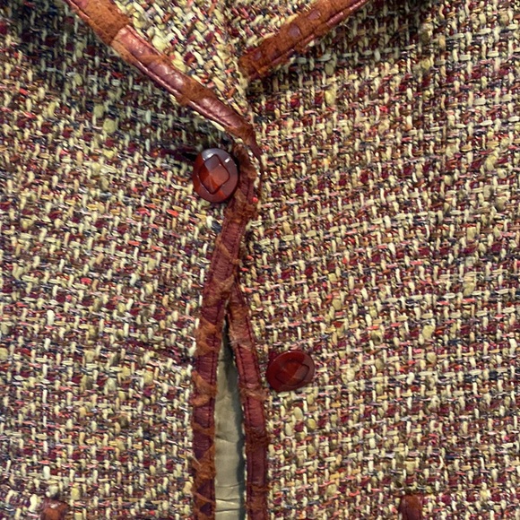 2 piece skirt/ blazer suit - Picture 2 of 3